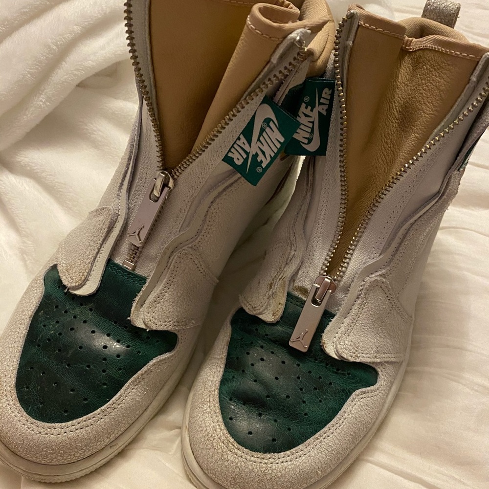 NIKE AIR WOMENS 8